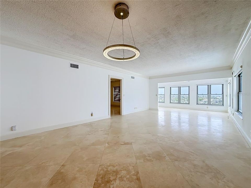 For Sale: $825,000 (2 beds, 2 baths, 1340 Square Feet)