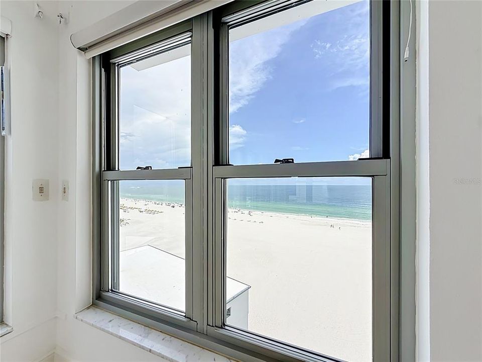 For Sale: $825,000 (2 beds, 2 baths, 1340 Square Feet)