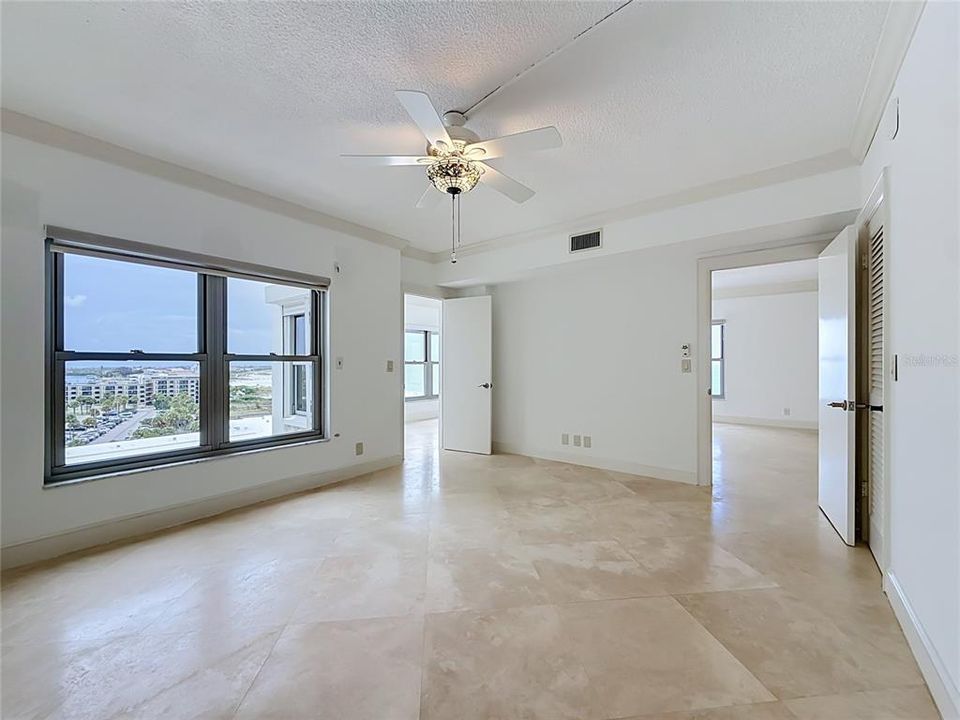 For Sale: $825,000 (2 beds, 2 baths, 1340 Square Feet)