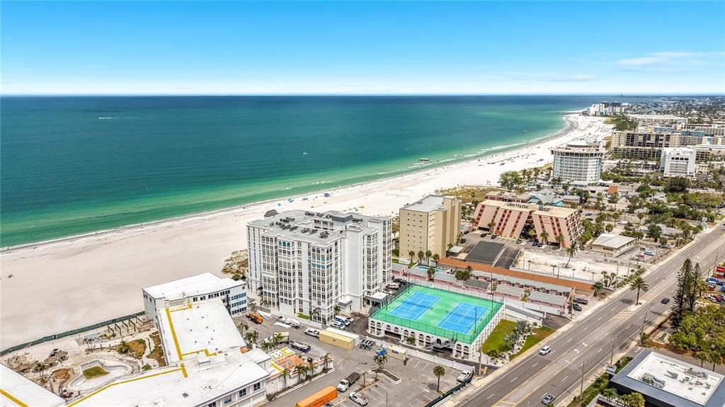 For Sale: $825,000 (2 beds, 2 baths, 1340 Square Feet)