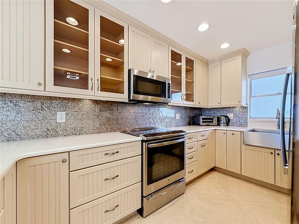 For Sale: $825,000 (2 beds, 2 baths, 1340 Square Feet)