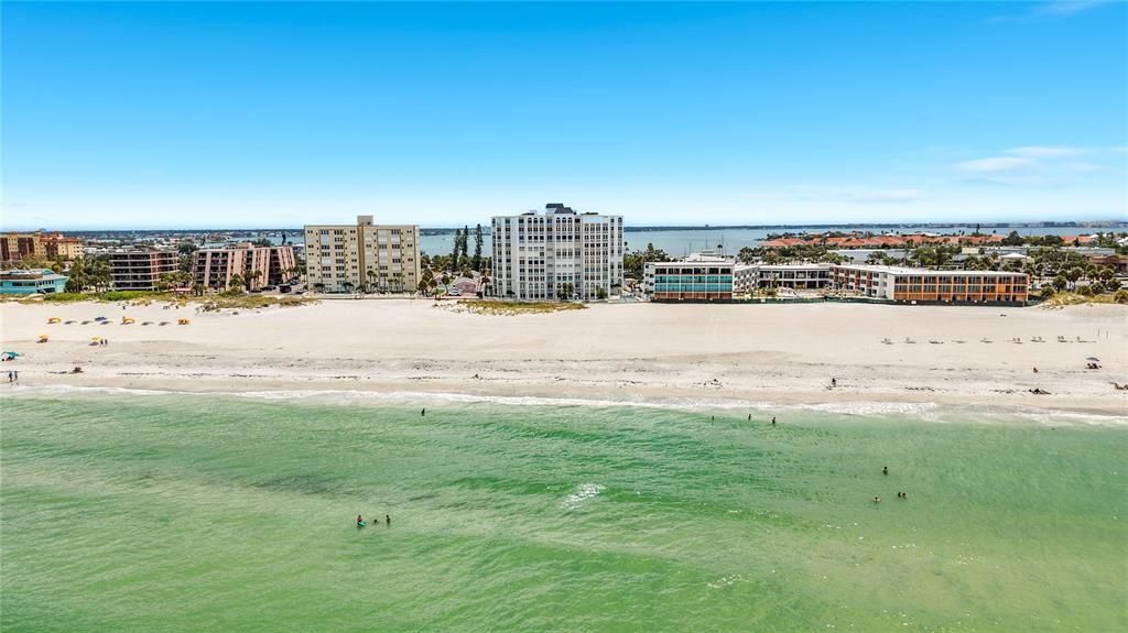 For Sale: $825,000 (2 beds, 2 baths, 1340 Square Feet)