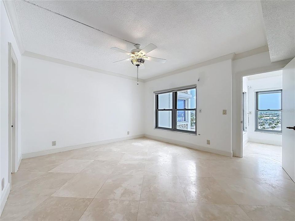 For Sale: $825,000 (2 beds, 2 baths, 1340 Square Feet)