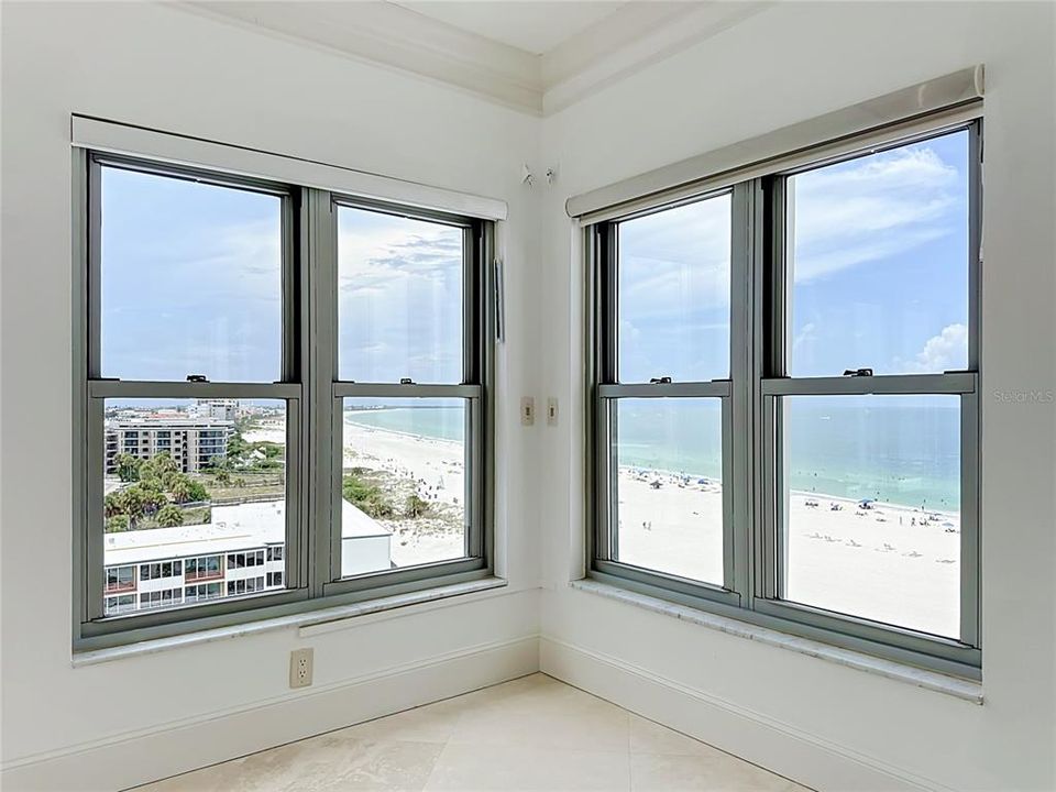 For Sale: $825,000 (2 beds, 2 baths, 1340 Square Feet)