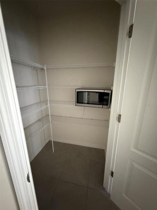 For Rent: $2,250 (4 beds, 2 baths, 1836 Square Feet)