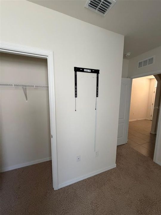 For Rent: $2,250 (4 beds, 2 baths, 1836 Square Feet)