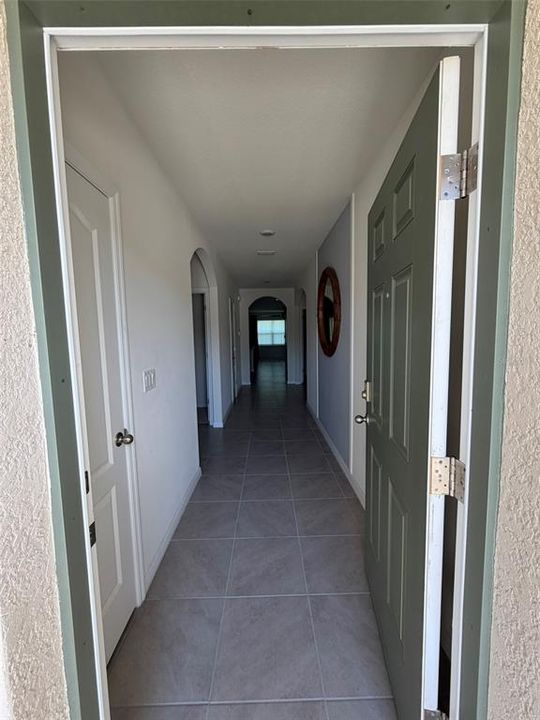 For Rent: $2,250 (4 beds, 2 baths, 1836 Square Feet)