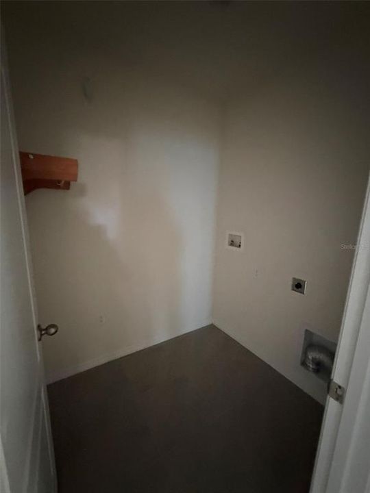 For Rent: $2,250 (4 beds, 2 baths, 1836 Square Feet)