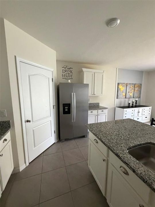 For Rent: $2,250 (4 beds, 2 baths, 1836 Square Feet)