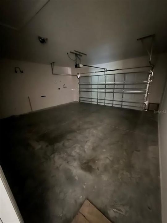 For Rent: $2,250 (4 beds, 2 baths, 1836 Square Feet)
