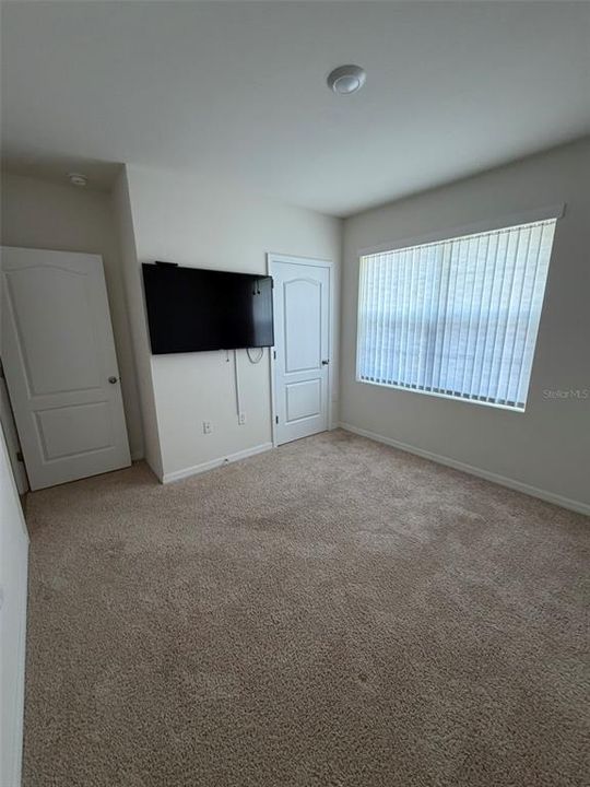 For Rent: $2,250 (4 beds, 2 baths, 1836 Square Feet)