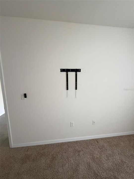 For Rent: $2,250 (4 beds, 2 baths, 1836 Square Feet)