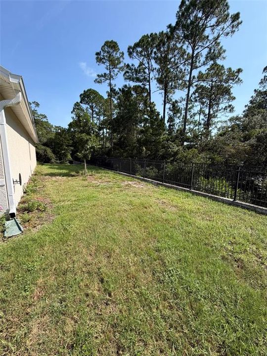 For Rent: $2,250 (4 beds, 2 baths, 1836 Square Feet)