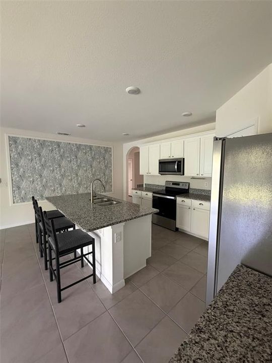 For Rent: $2,250 (4 beds, 2 baths, 1836 Square Feet)