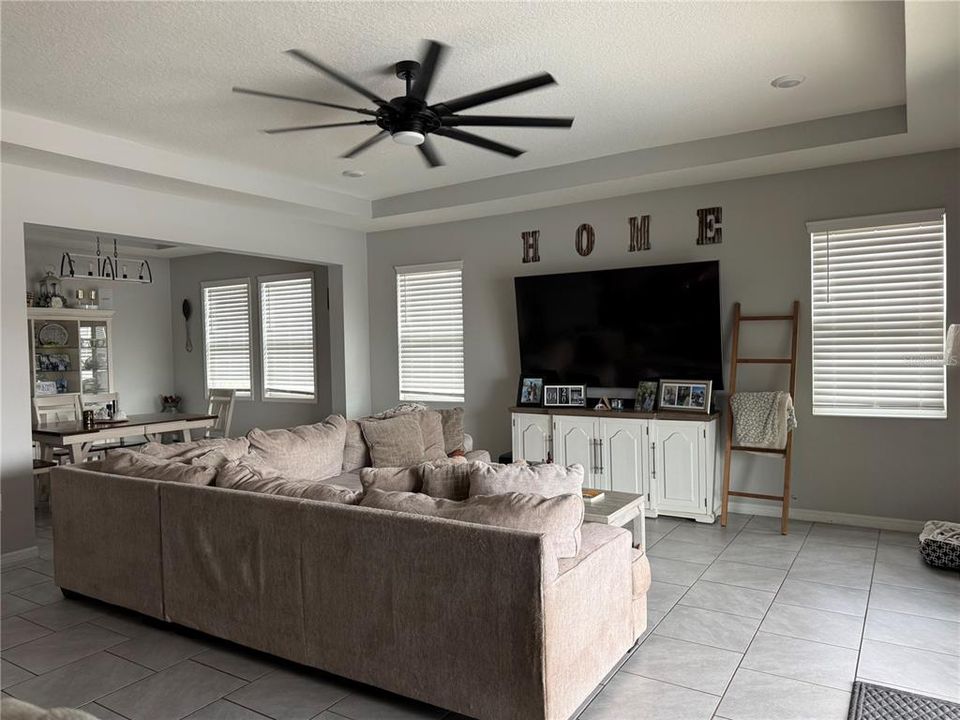 For Sale: $599,900 (4 beds, 3 baths, 2798 Square Feet)