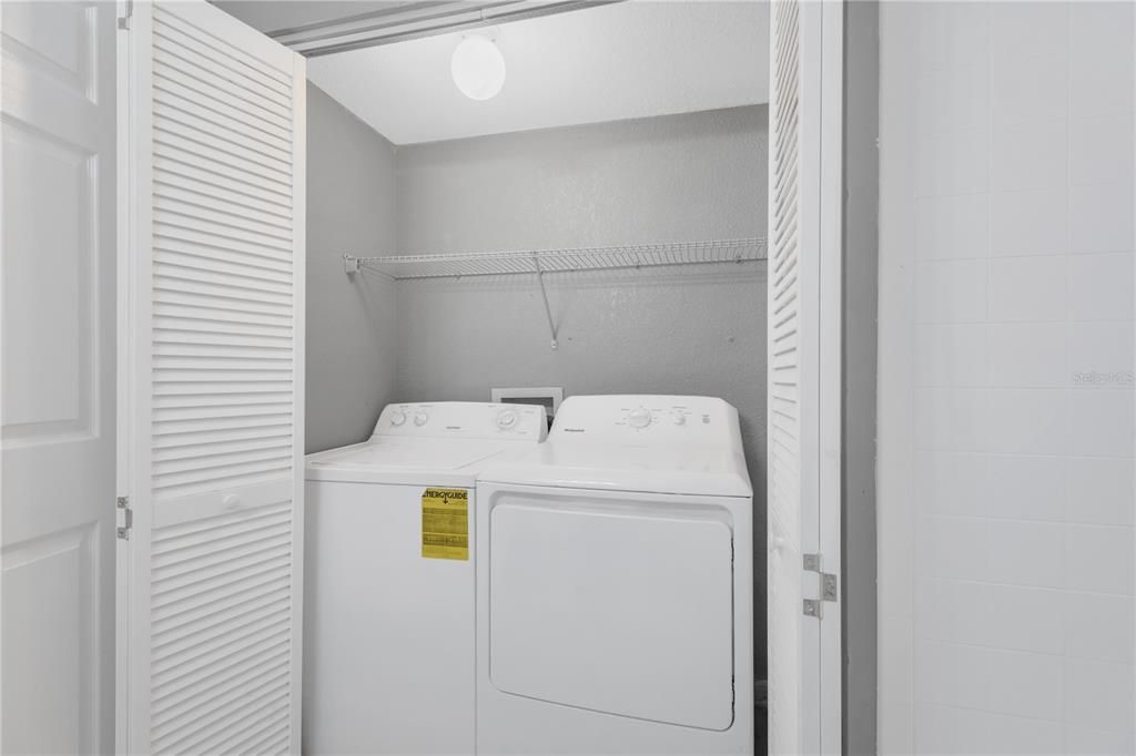 На продажу: $185,000 (2 спален, 1 ванн, 884 Квадратных фут)