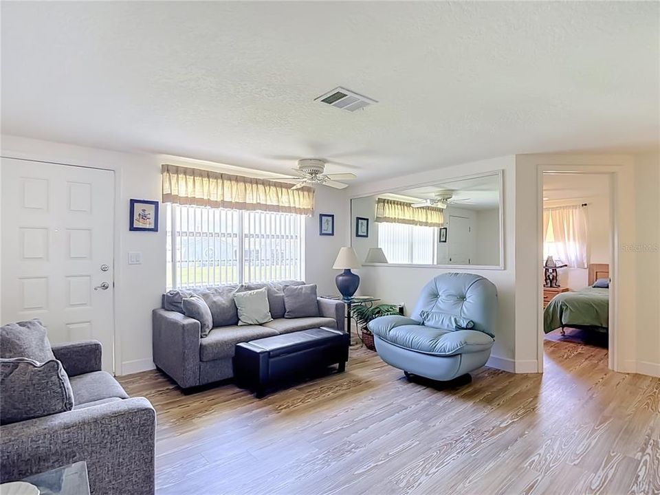 En Venta: $425,000 (3 camas, 2 baños, 1248 Pies cuadrados)