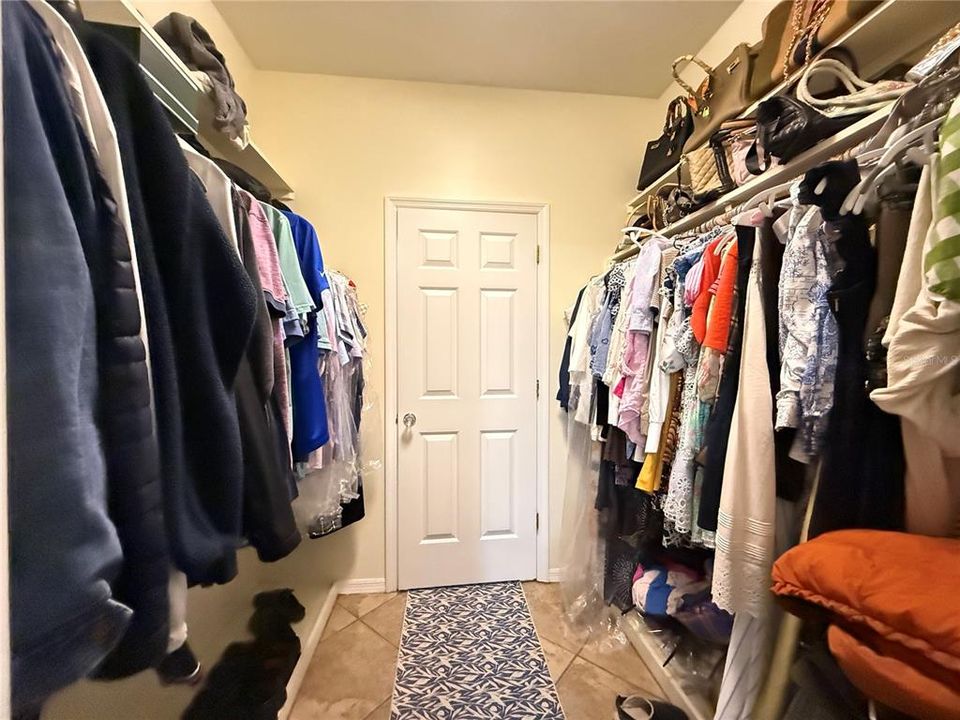В аренду: $4,100 (3 спален, 2 ванн, 2169 Квадратных фут)