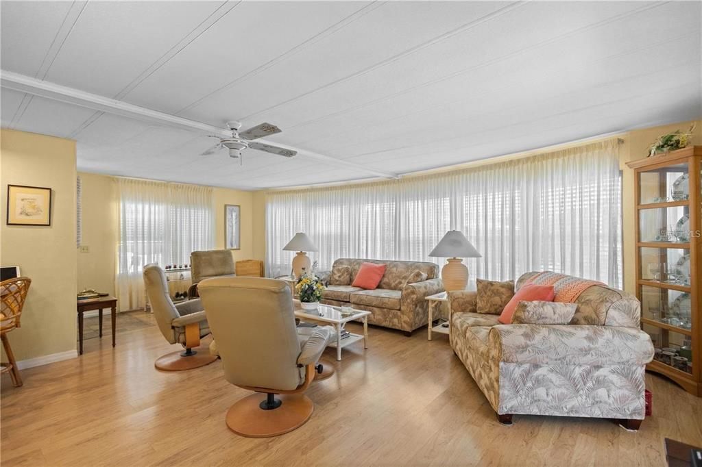 En Venta: $139,000 (2 camas, 2 baños, 1382 Pies cuadrados)