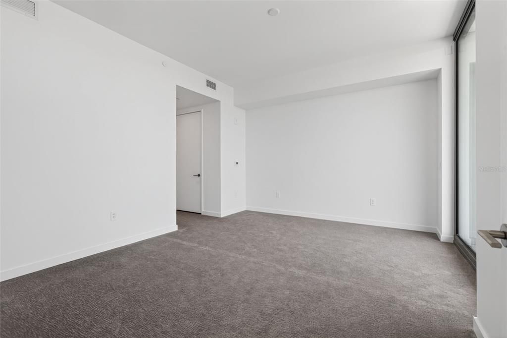 For Rent: $9,250 (3 beds, 3 baths, 1948 Square Feet)