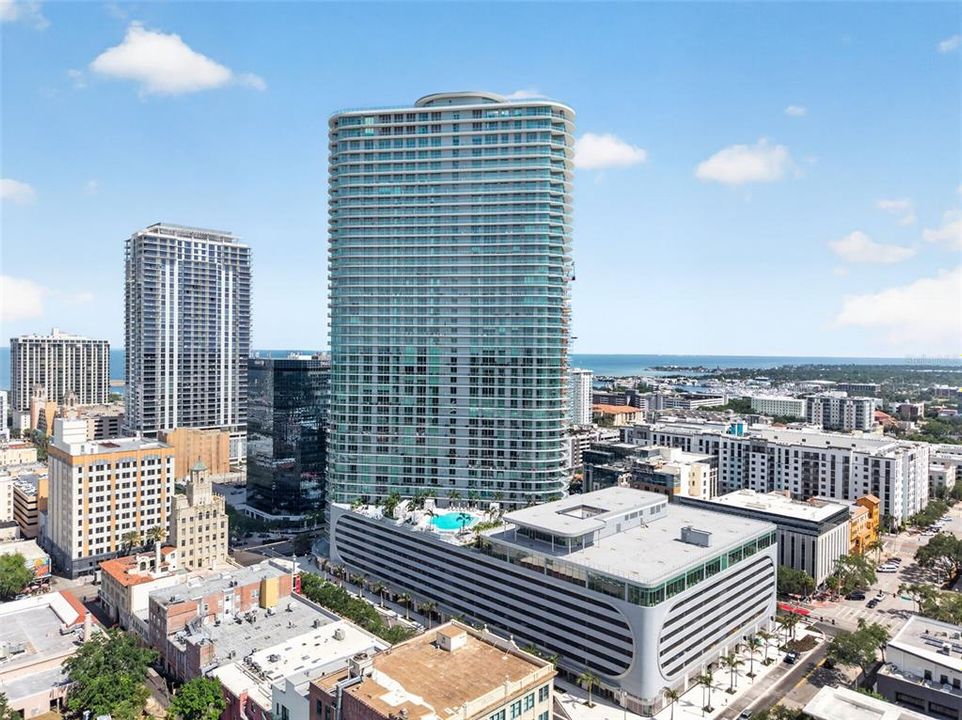 For Rent: $9,250 (3 beds, 3 baths, 1948 Square Feet)