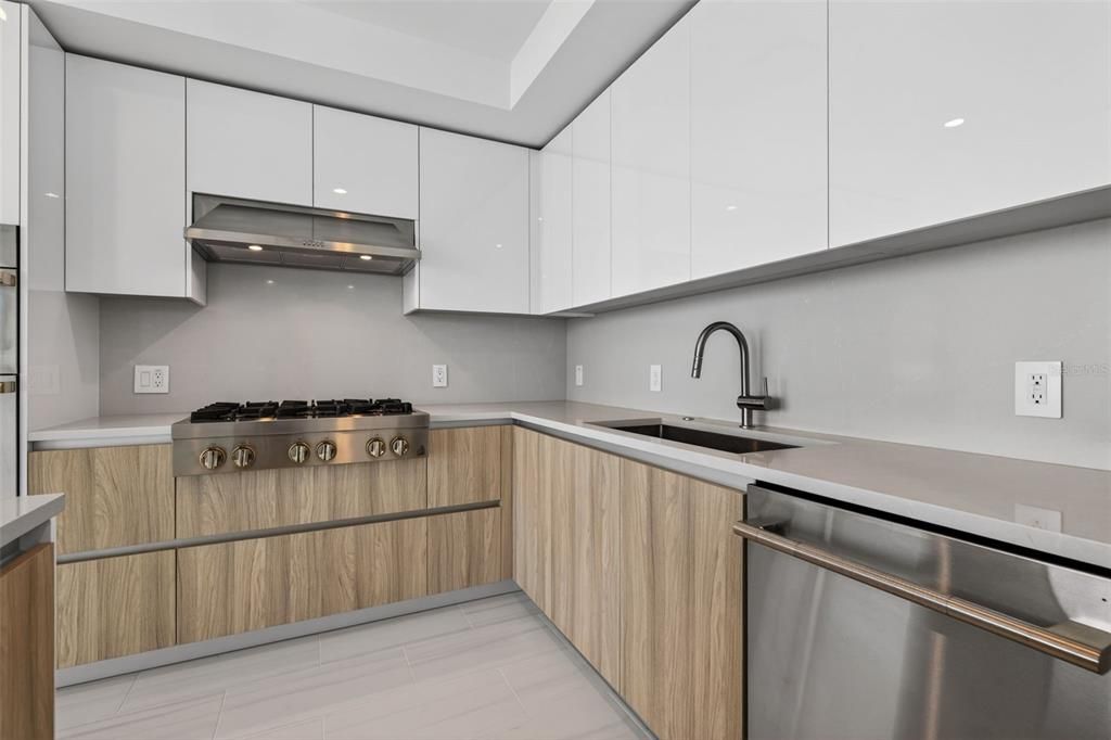 For Rent: $9,250 (3 beds, 3 baths, 1948 Square Feet)