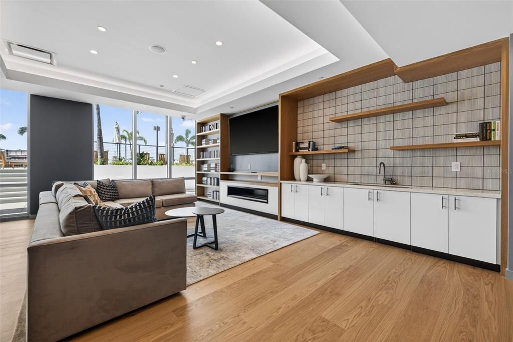 For Rent: $9,250 (3 beds, 3 baths, 1948 Square Feet)