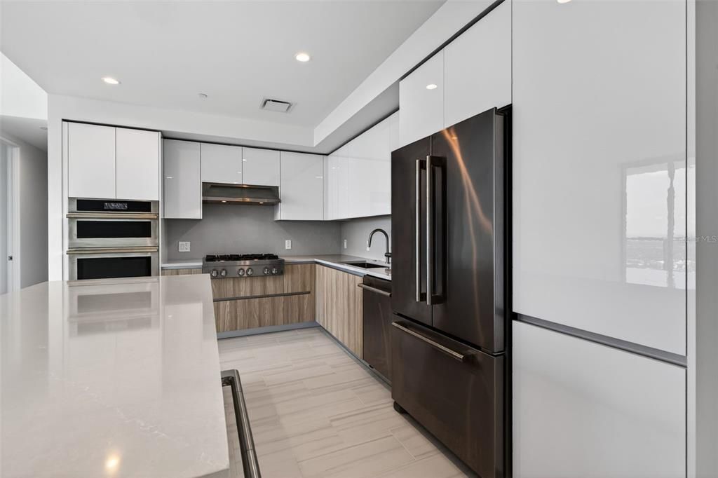 For Rent: $9,250 (3 beds, 3 baths, 1948 Square Feet)