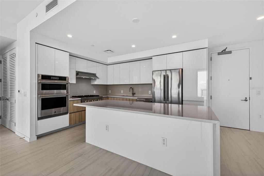 For Rent: $9,250 (3 beds, 3 baths, 1948 Square Feet)
