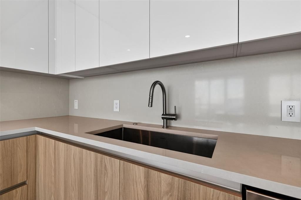 For Rent: $9,250 (3 beds, 3 baths, 1948 Square Feet)