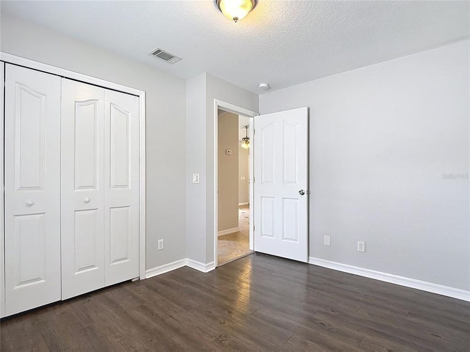 For Sale: $280,000 (3 beds, 2 baths, 1241 Square Feet)