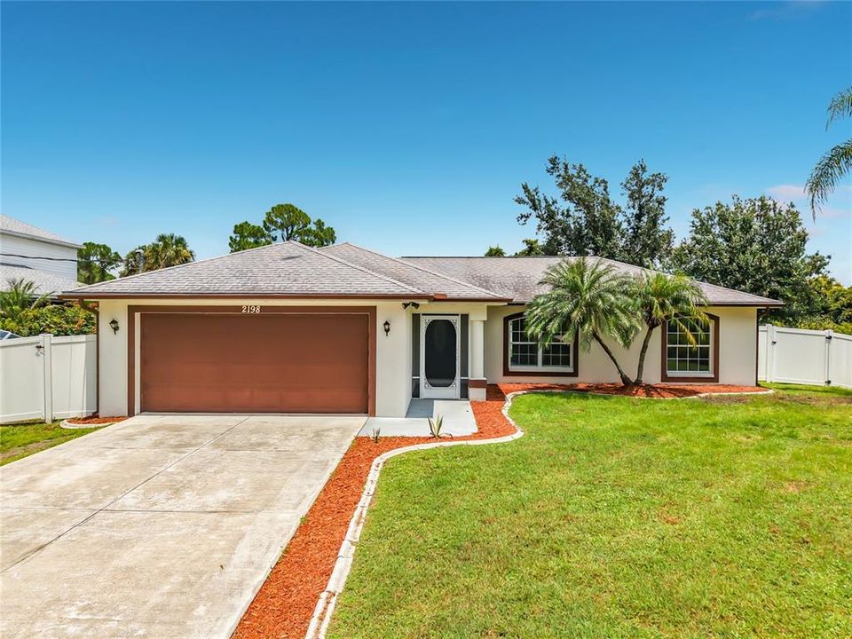 For Sale: $280,000 (3 beds, 2 baths, 1241 Square Feet)