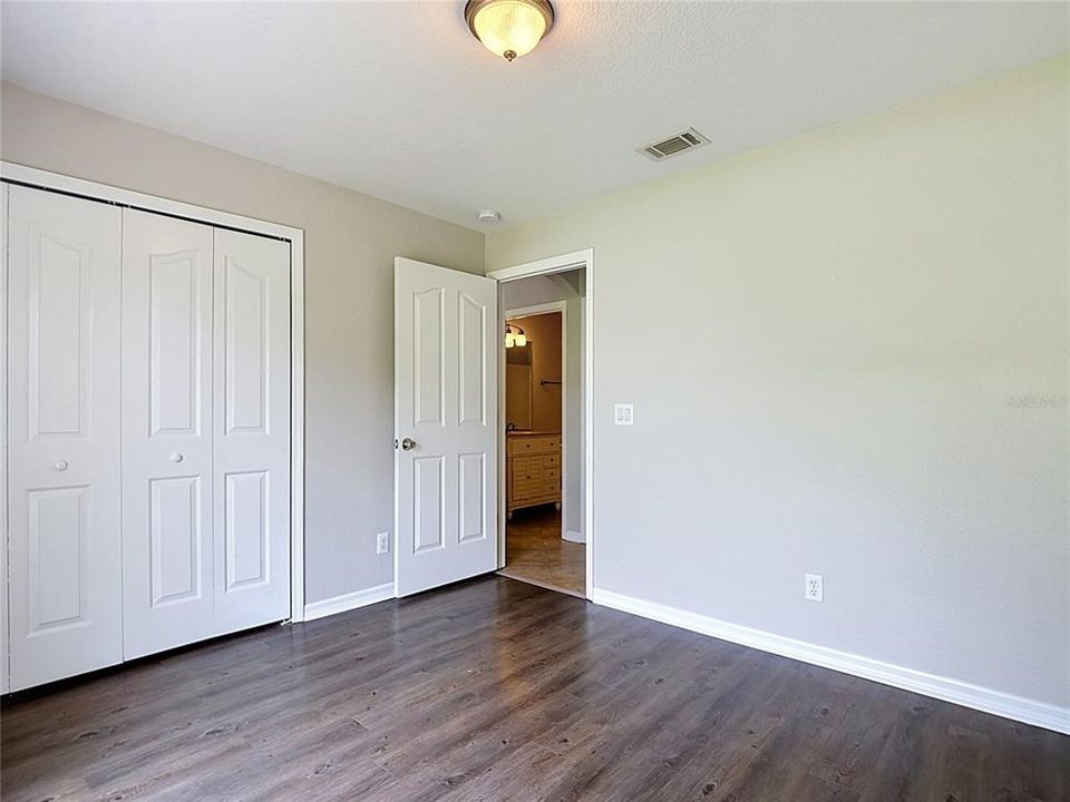 For Sale: $280,000 (3 beds, 2 baths, 1241 Square Feet)