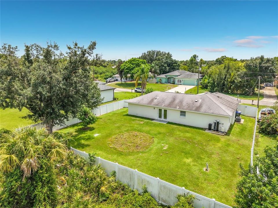 For Sale: $280,000 (3 beds, 2 baths, 1241 Square Feet)