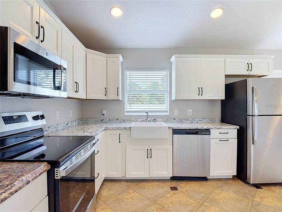 For Sale: $280,000 (3 beds, 2 baths, 1241 Square Feet)