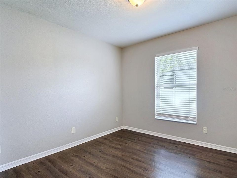 For Sale: $280,000 (3 beds, 2 baths, 1241 Square Feet)