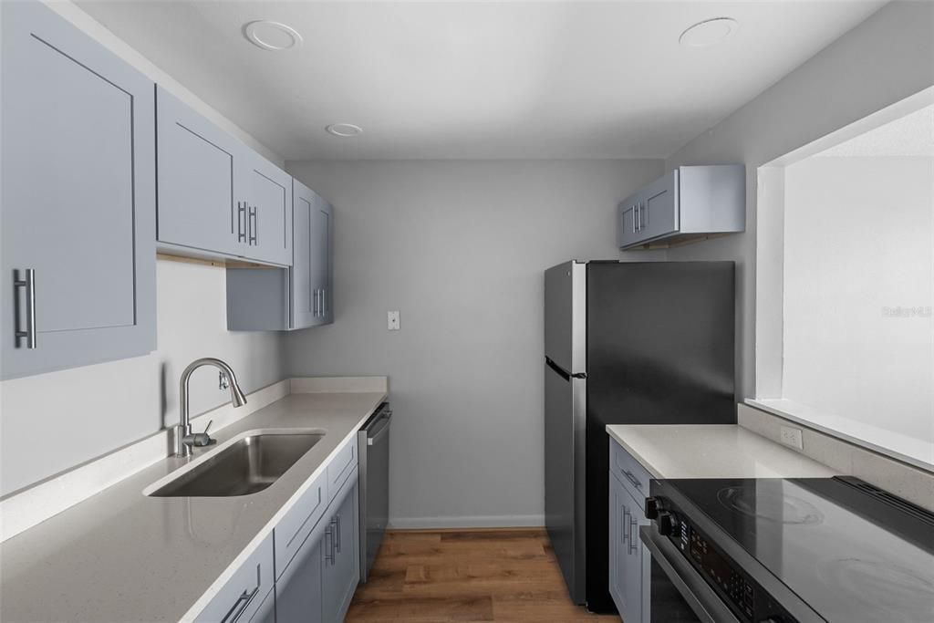 For Rent: $1,400 (1 beds, 1 baths, 760 Square Feet)