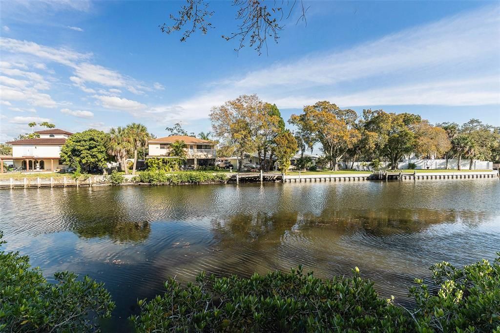 For Rent: $1,400 (1 beds, 1 baths, 760 Square Feet)