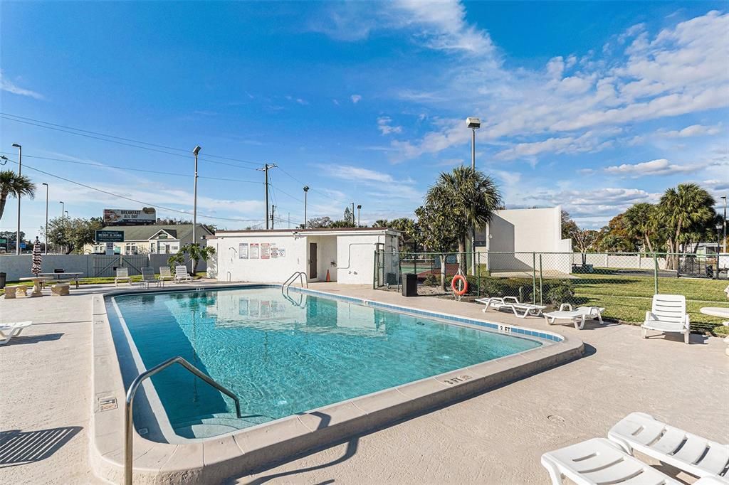 For Rent: $1,400 (1 beds, 1 baths, 760 Square Feet)