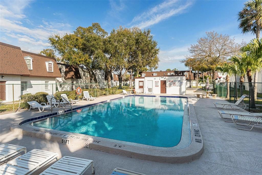 For Rent: $1,400 (1 beds, 1 baths, 760 Square Feet)
