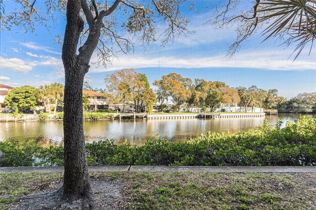 For Rent: $1,400 (1 beds, 1 baths, 760 Square Feet)