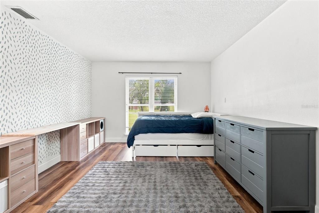 For Sale: $435,000 (3 beds, 2 baths, 2121 Square Feet)