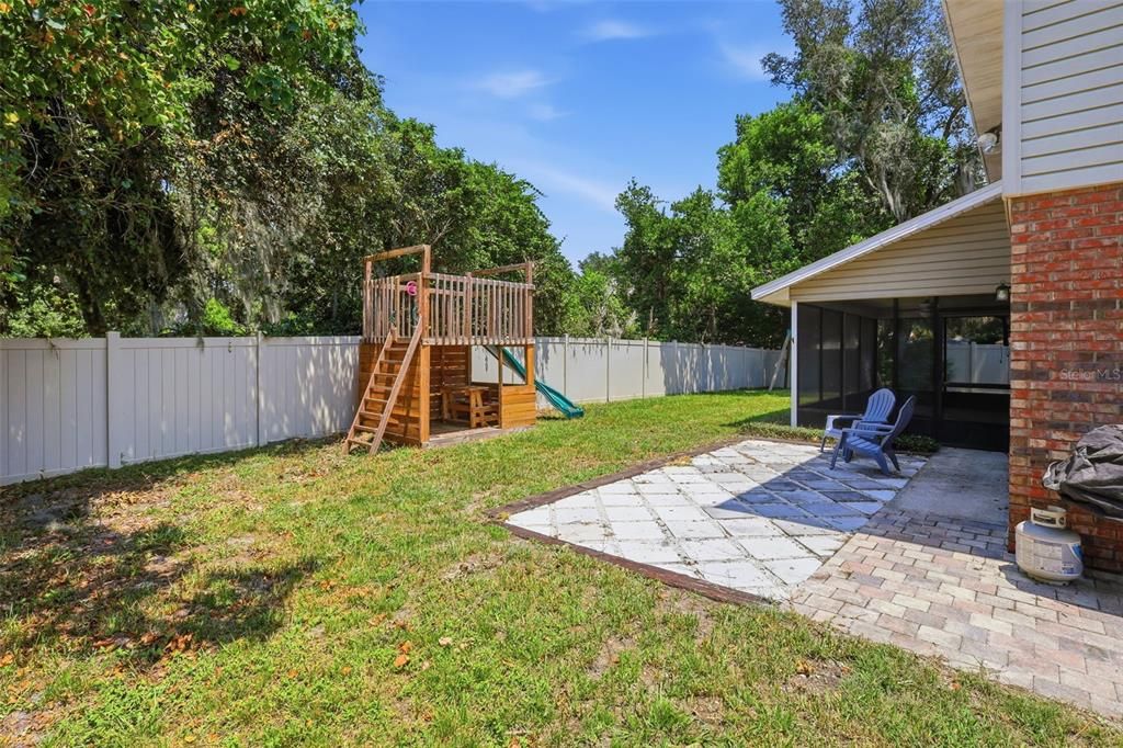 For Sale: $435,000 (3 beds, 2 baths, 2121 Square Feet)