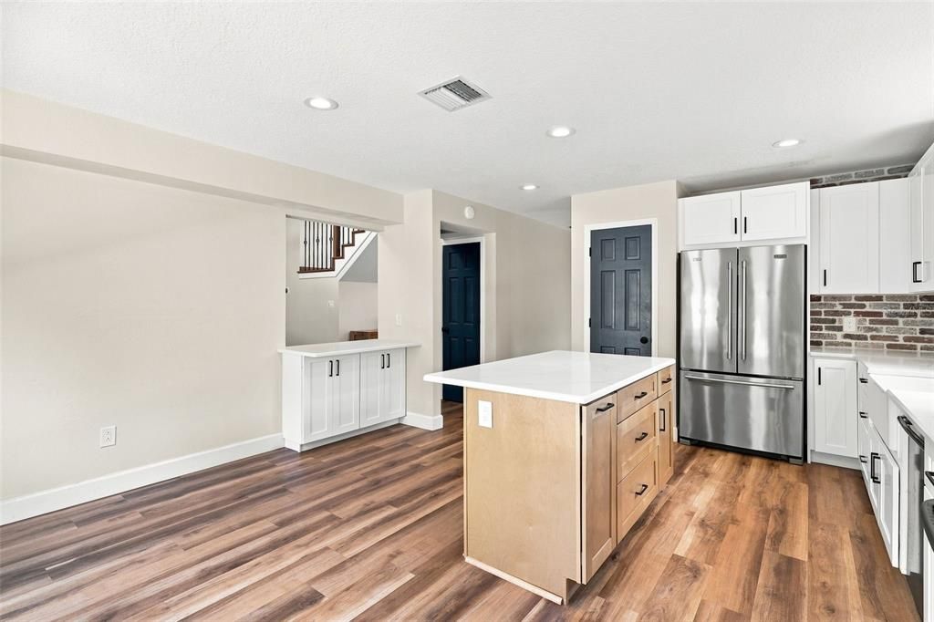 For Sale: $435,000 (3 beds, 2 baths, 2121 Square Feet)