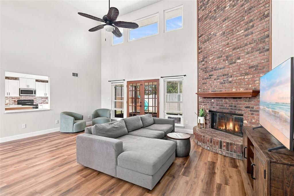 For Sale: $435,000 (3 beds, 2 baths, 2121 Square Feet)