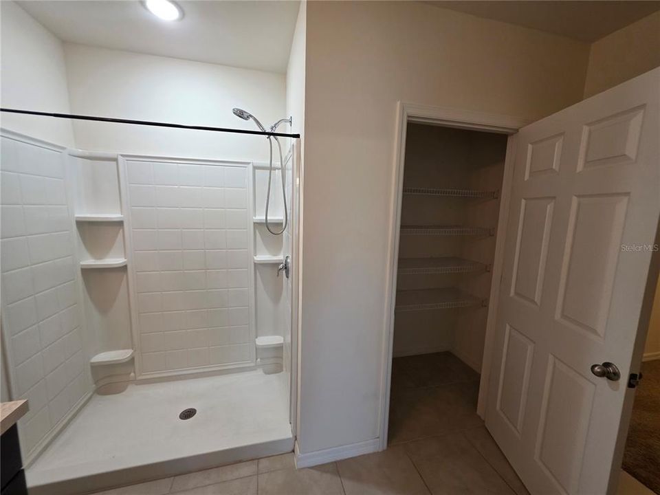 For Sale: $315,000 (4 beds, 2 baths, 1828 Square Feet)