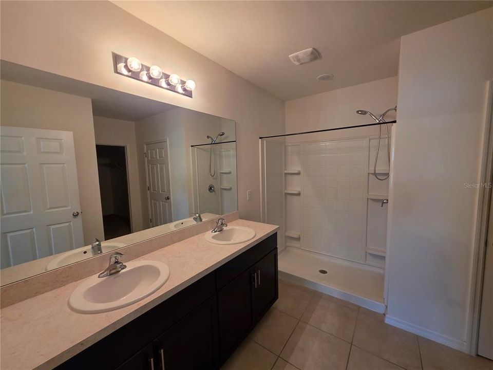 For Sale: $315,000 (4 beds, 2 baths, 1828 Square Feet)