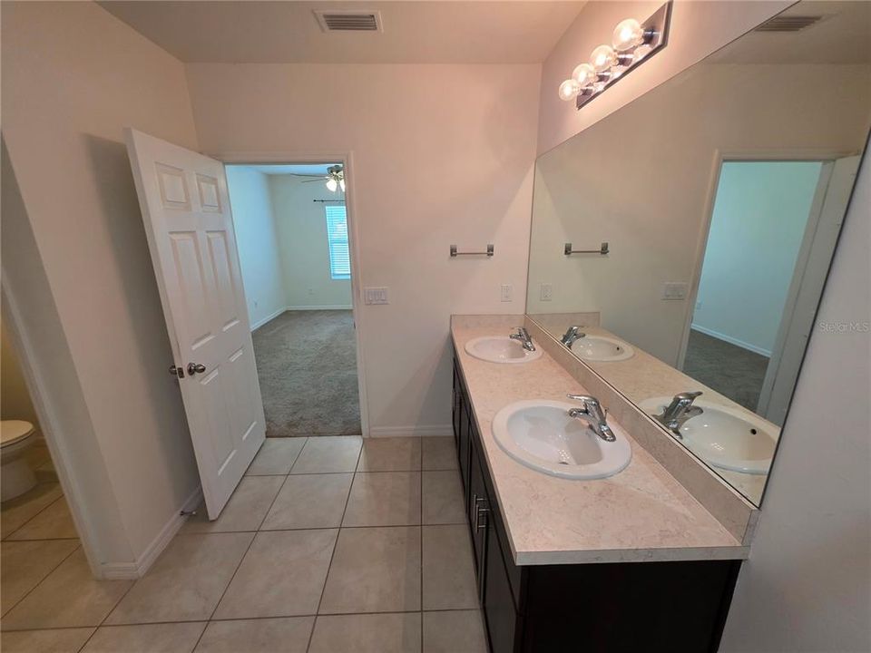 For Sale: $315,000 (4 beds, 2 baths, 1828 Square Feet)
