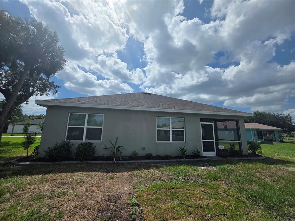 For Sale: $315,000 (4 beds, 2 baths, 1828 Square Feet)