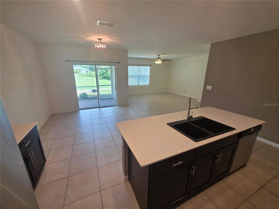 For Sale: $315,000 (4 beds, 2 baths, 1828 Square Feet)